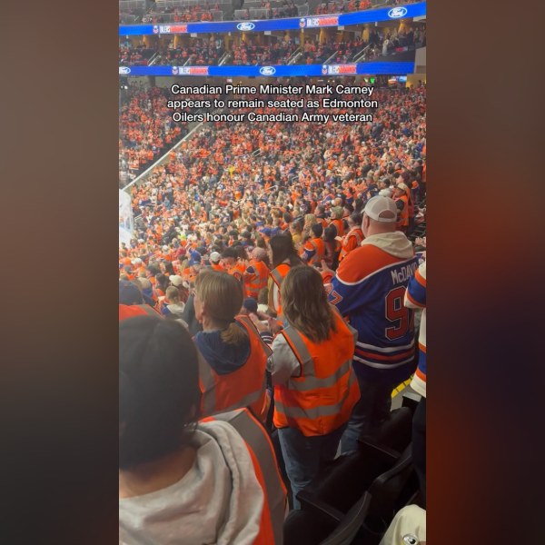 Video Appears to Show PM Carney Seated During Veteran Tribute in Edmonton